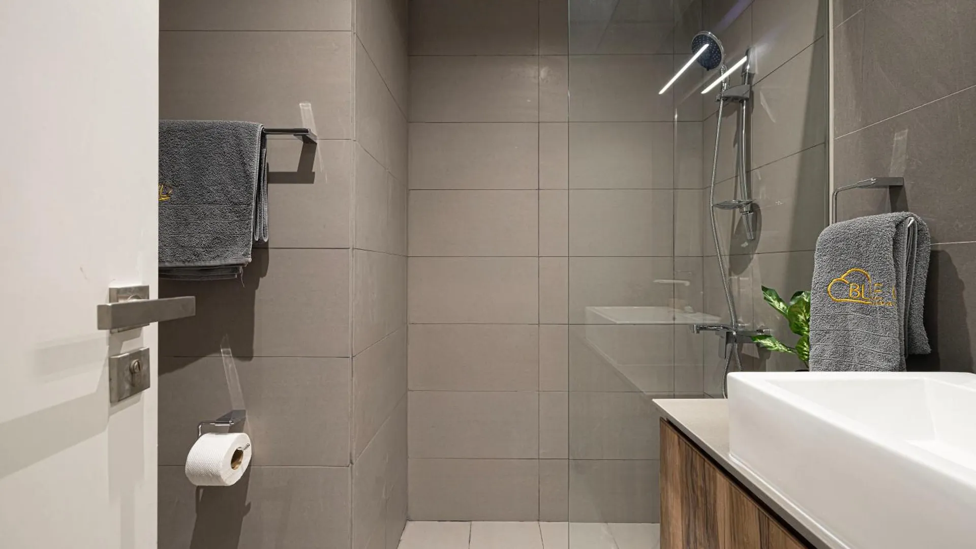 דירה שארג'ה 1Br The Monarch Suite By Blue Cloud Holidays