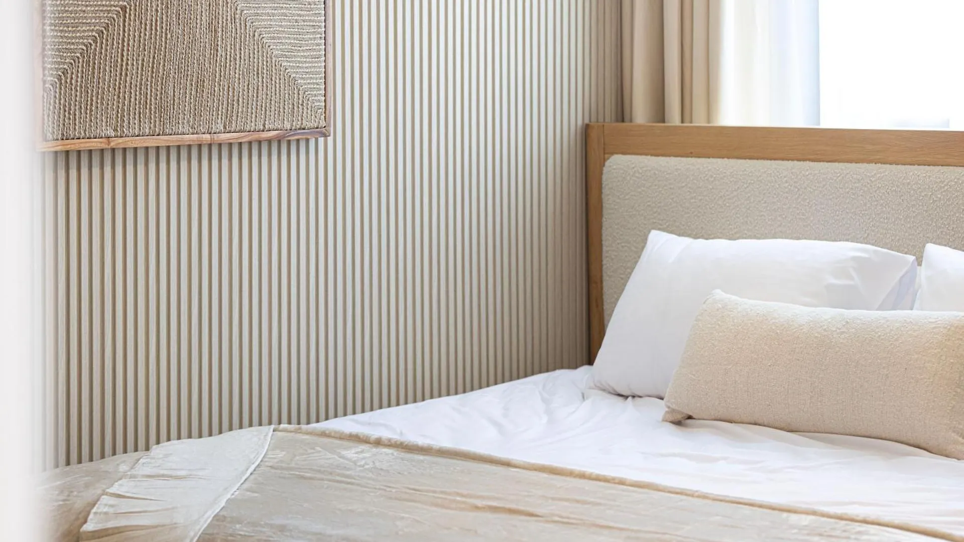 1Br The Monarch Suite By Blue Cloud Holidays Sharjah United Arab Emirates